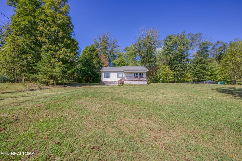 174 Volunteer Ln, Clinton, TN 37716