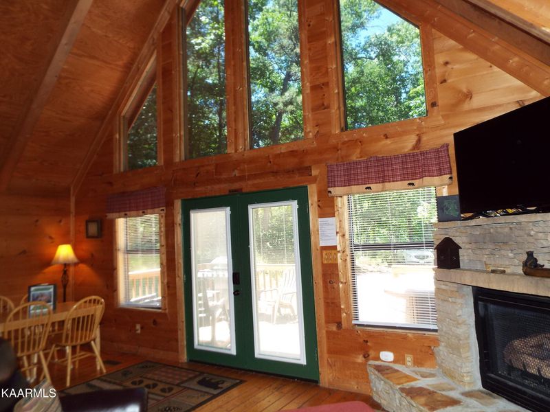 1740 Azalea Cir, Sevierville, TN 37876