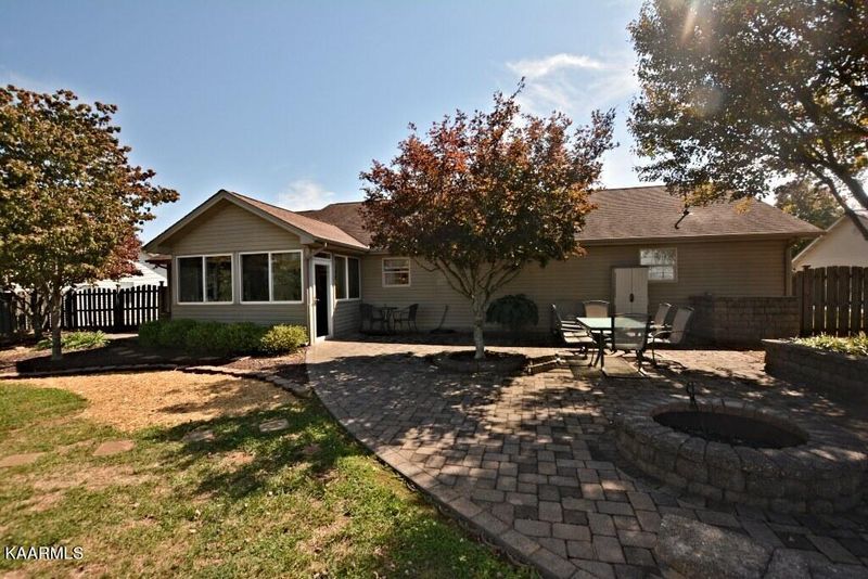 1740 Country Meadows Dr, Sevierville, TN 37862