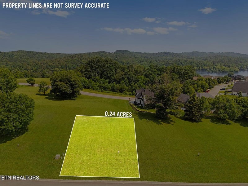 1740 Eagle Point Dr, Loudon, TN 37774