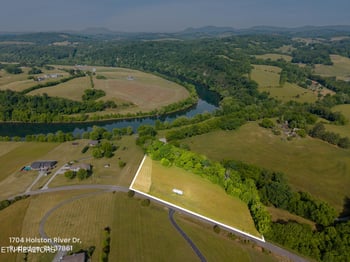 1740 Holston River Dr, Rutledge, TN 37861