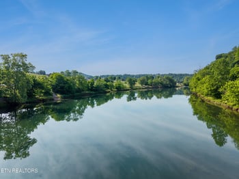 1740 Holston River Dr, Rutledge, TN 37861
