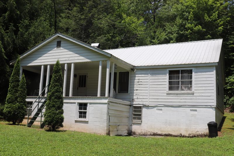 1741 Rafter Rd, Tellico Plains, TN 37385
