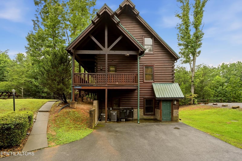 1742 Elk Springs Way, Gatlinburg, TN 37738