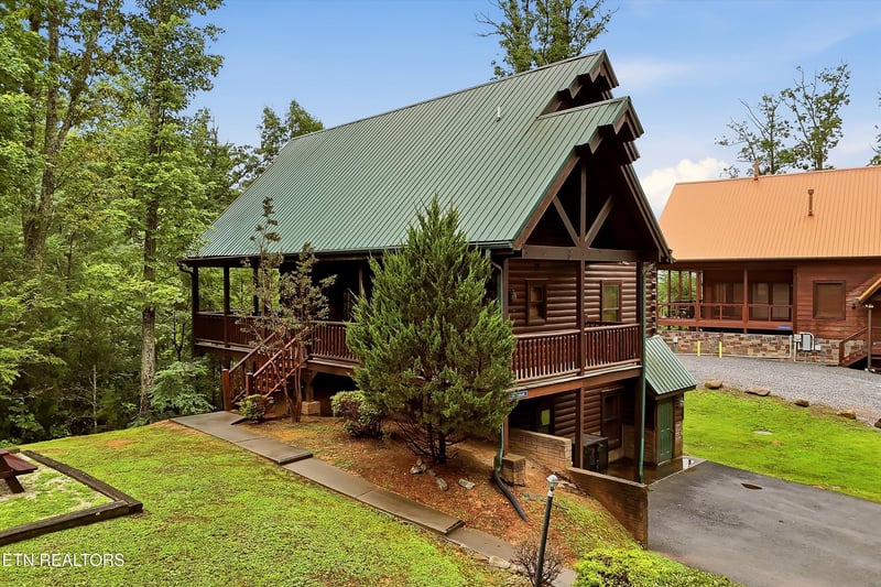1742 Elk Springs Way, Gatlinburg, TN 37738