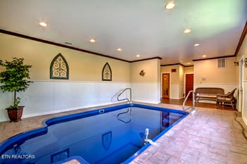 1742 Pulaski Ln, Sevierville, TN 37862