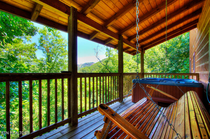 1742 Pulaski Ln, Sevierville, TN 37862
