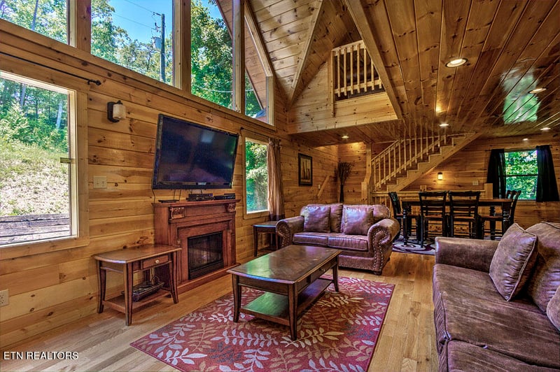 1742 Pulaski Ln, Sevierville, TN 37862