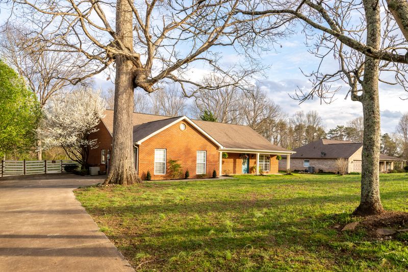 1742 Spencer Dr, Maryville, TN 37801