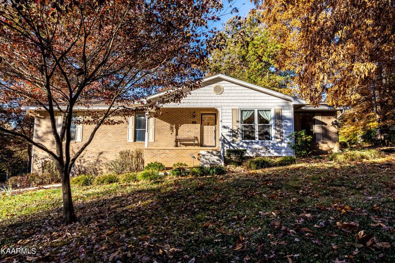 1743 El Prado Dr, Knoxville, TN 37922