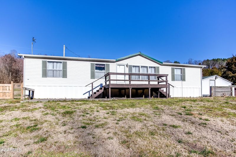 1745 Hubbard Rd, Loudon, TN 37774