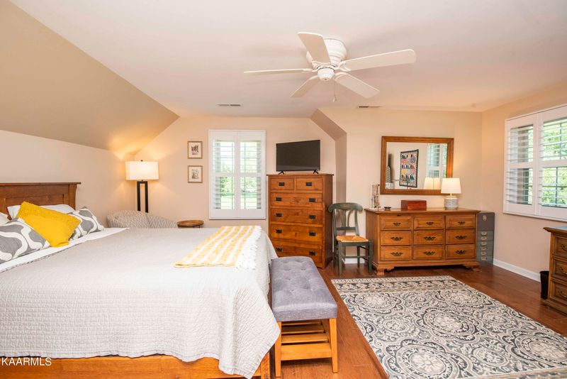 1745 Leconte Dr, Maryville, TN 37803