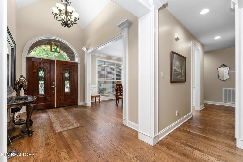 1746 Burnside Dr, Maryville, TN 37801