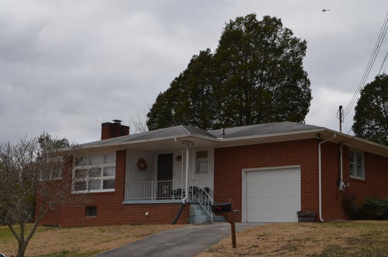 1746 Tazewell Pike, Corryton, TN 37721