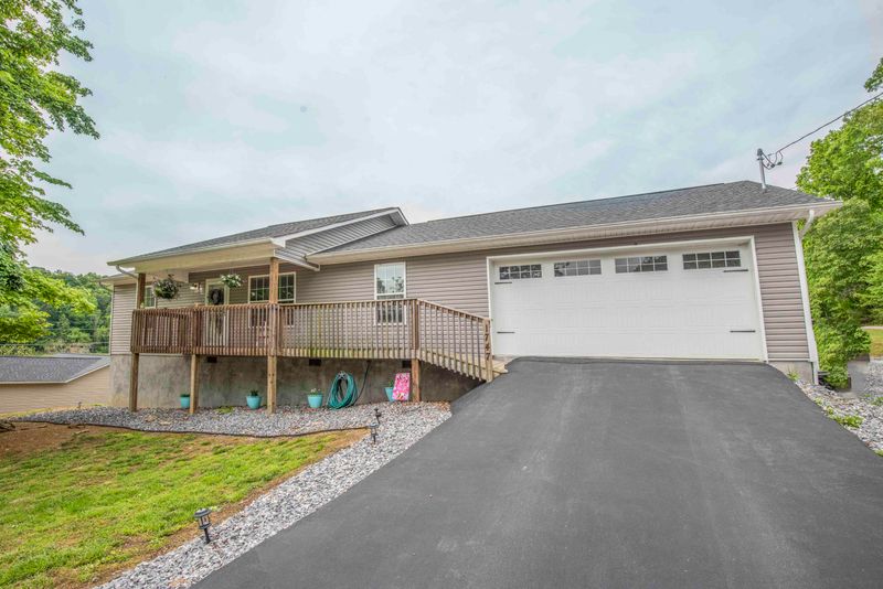 1747 Dinkins Rd, Seymour, TN 37865