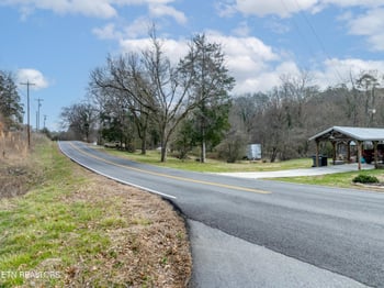 1747 E Old Topside Rd, Louisville, TN 37777