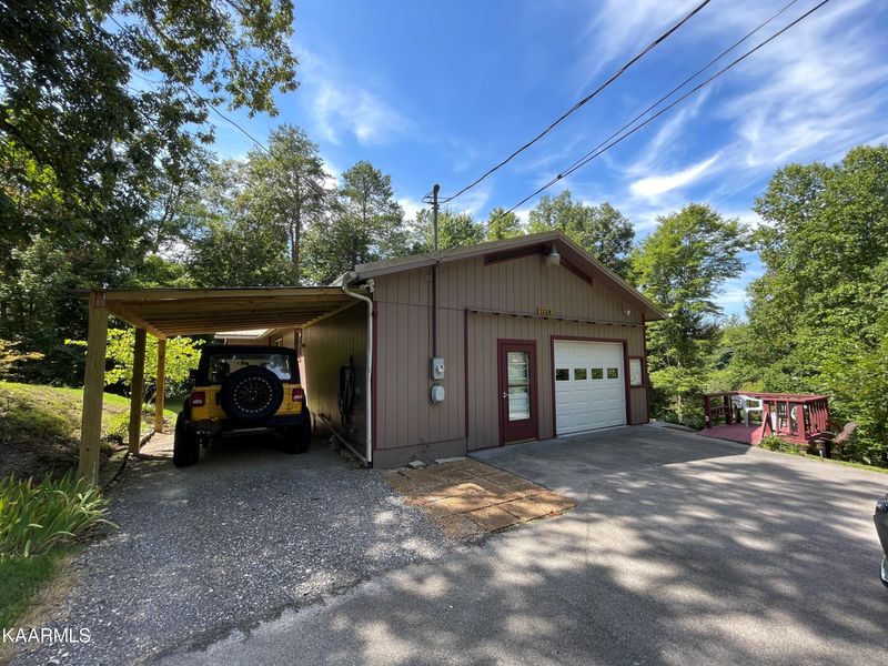 1748 Paulas Huskey Cir, Sevierville, TN 37876