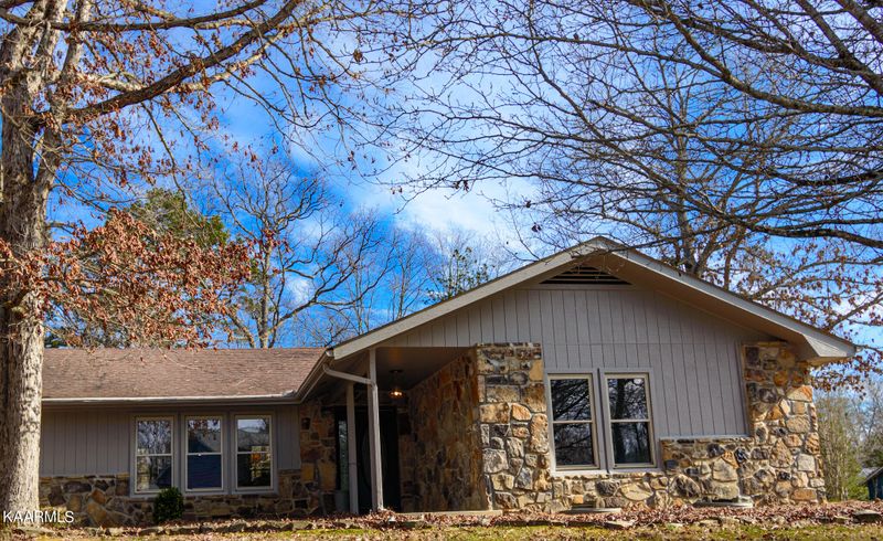 1749 Somerset Ln, Sevierville, TN 37862