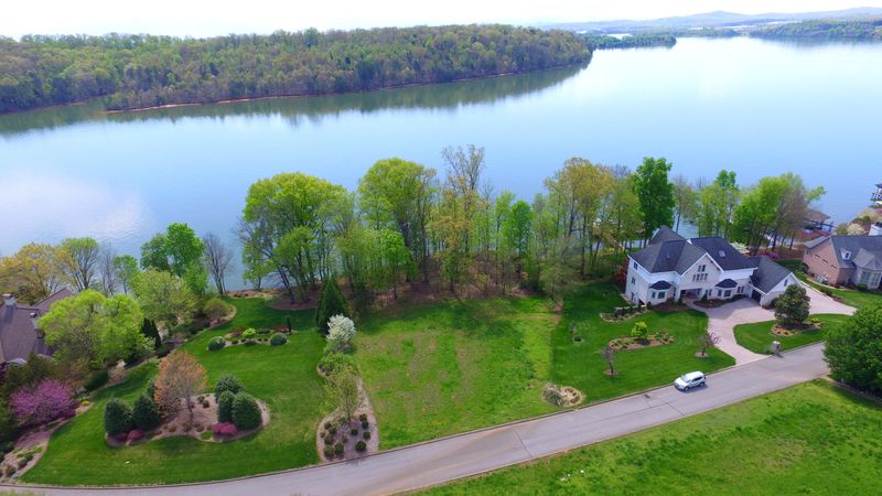175 Big Water Dr, Vonore, TN 37885