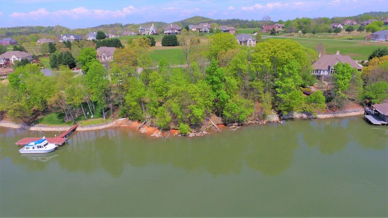 175 Big Water Dr, Vonore, TN 37885