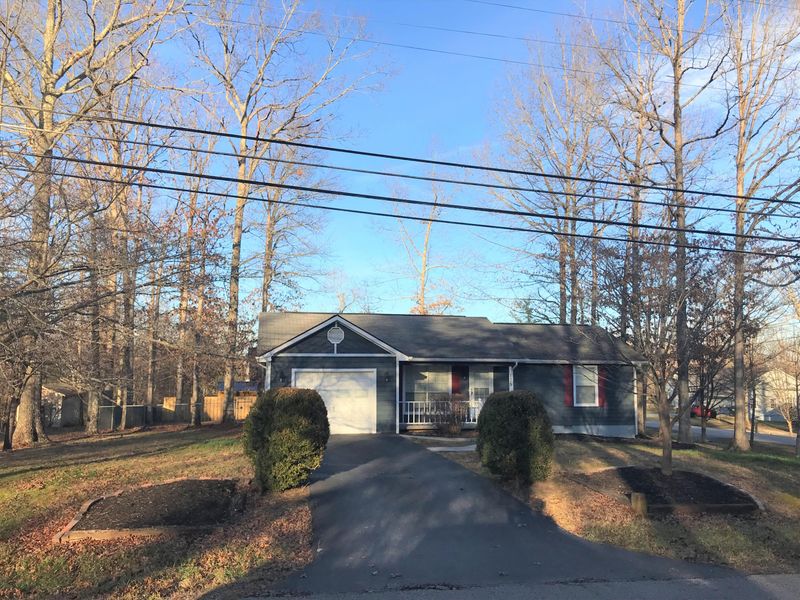 175 Bob White Dr, Crossville, TN 38555