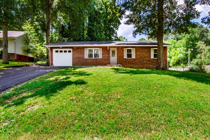 175 Cedar Cir, Powell, TN 37849