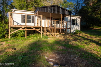 175 Collins Rd, Oliver Springs, TN 37840