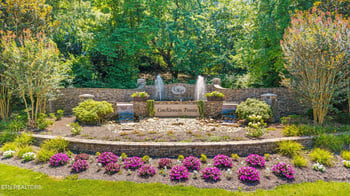 175 Conkinnon Dr, Lenoir City, TN 37772