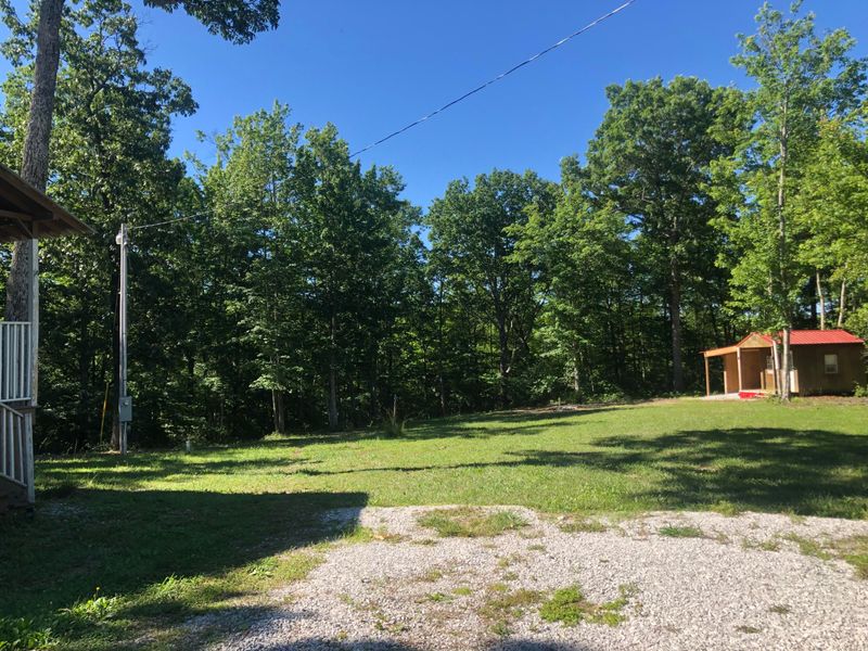 175 Coyote Ln, Oneida, TN 37841