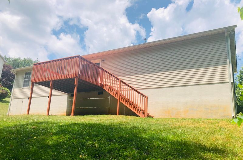 175 Crestfield Ln, Lenoir City, TN 37771