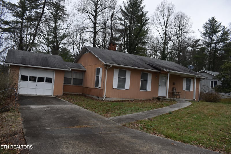 175 Heritage Cir, Crossville, TN 38571