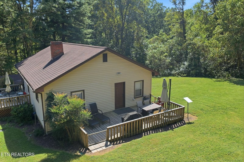 175 Johnson Ln, Rocky Top, TN 37769