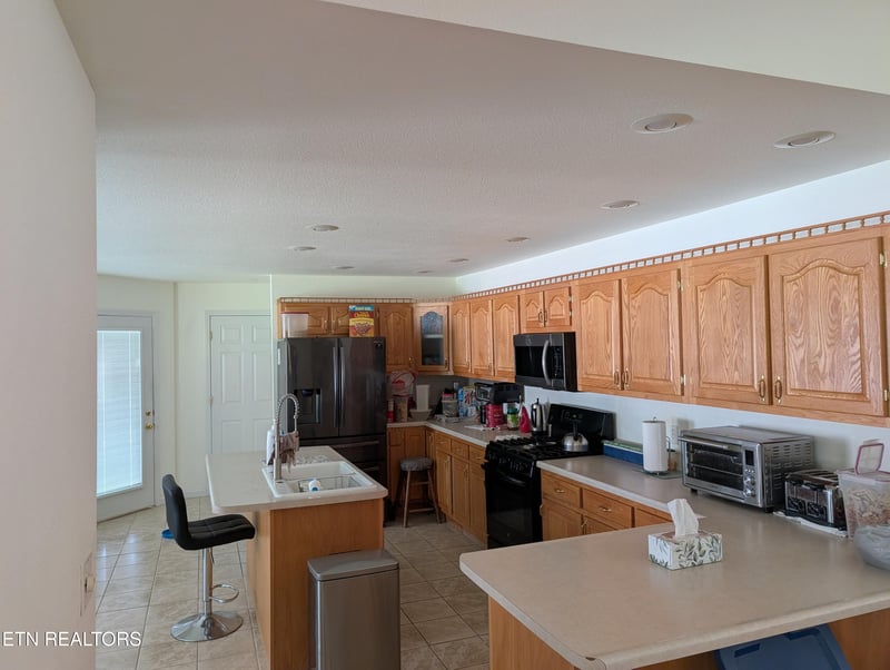 175 Locksley Cir, Crossville, TN 38555
