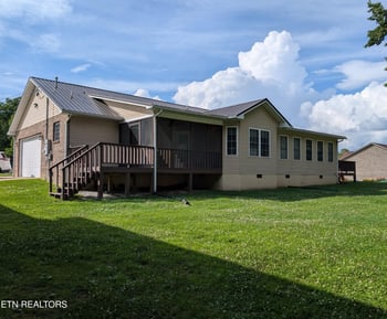175 Locksley Cir, Crossville, TN 38555