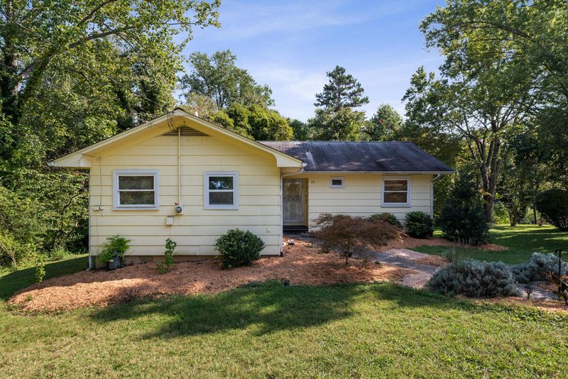 175 Outer Dr, Oak Ridge, TN 37830