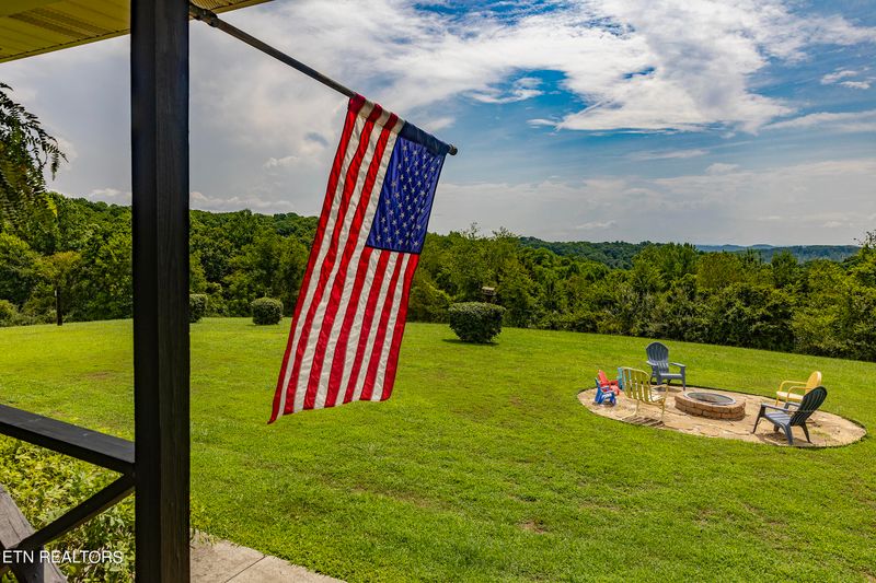175 Pleasant Ln, Clinton, TN 37716