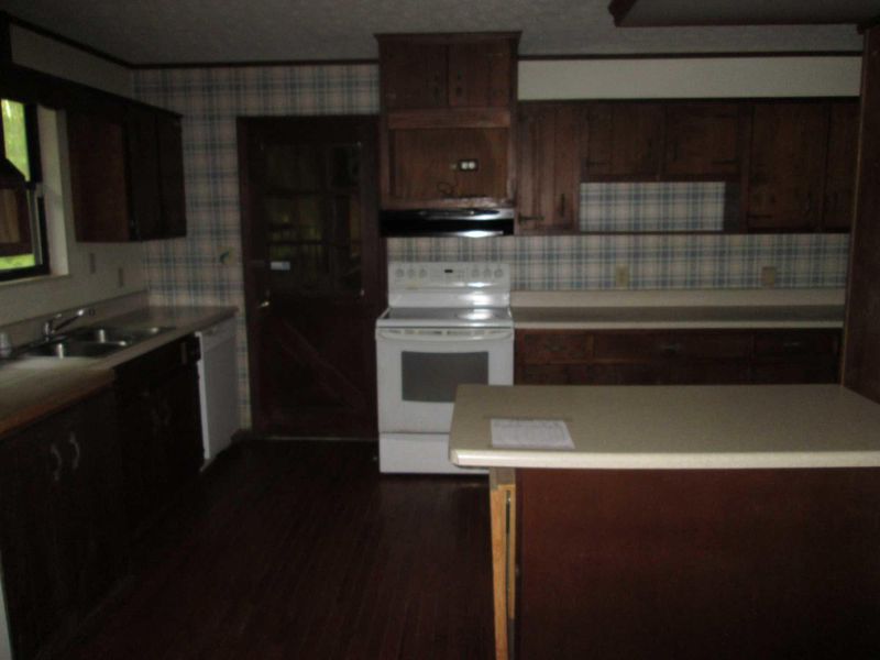175 Price Loop Rd, Rockwood, TN 37854