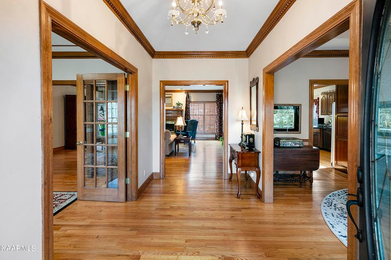 175 Whippoorwill Dr, Oak Ridge, TN 37830