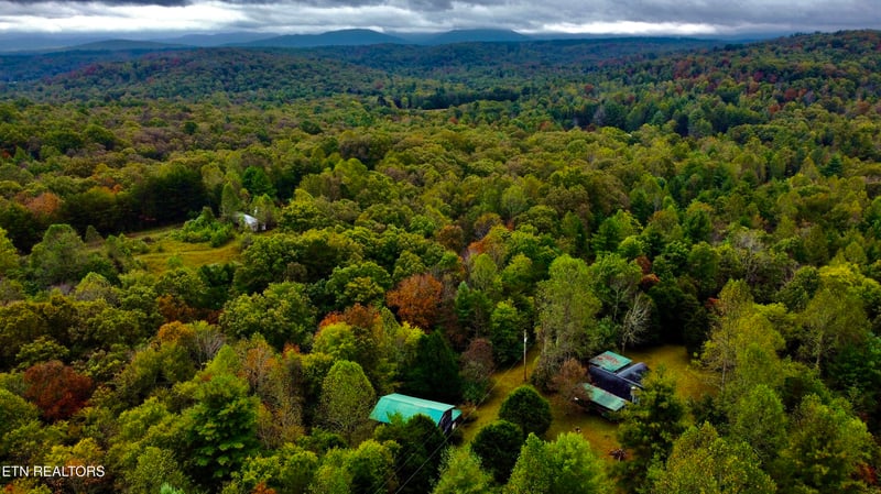 175 Young Rd, Robbins, TN 37852