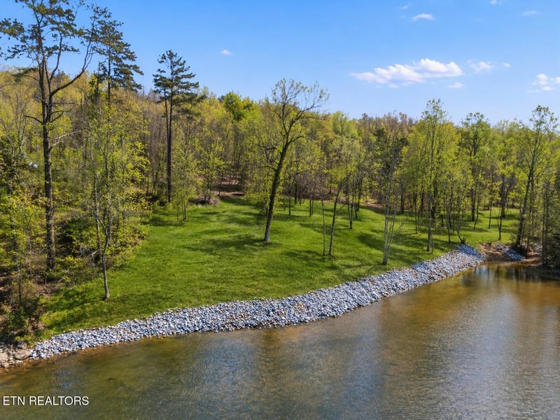 1750 Lakeland Dr Aka 1 Headricks Cv, Lenoir City, TN 37772