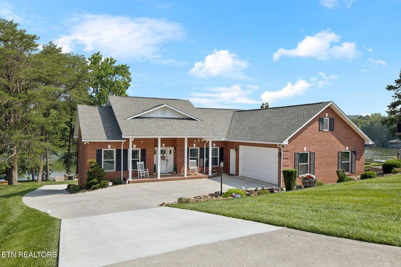 1751 Cherokee Ct, Maryville, TN 37801