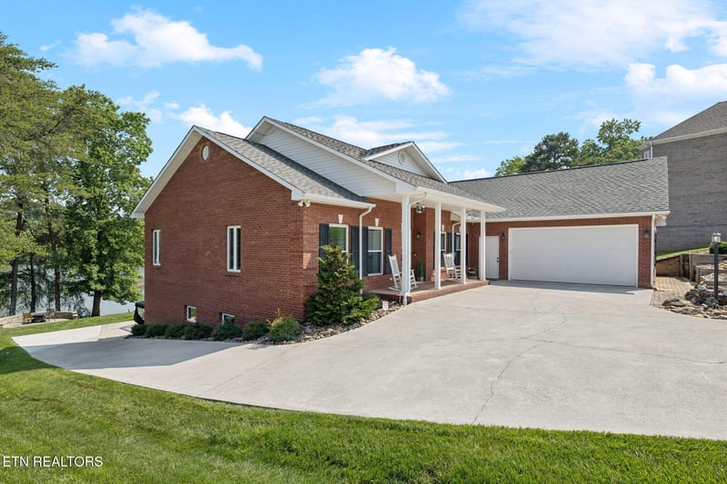 1751 Cherokee Ct, Maryville, TN 37801