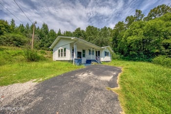 1751 Hubbard Rd, Loudon, TN 37774
