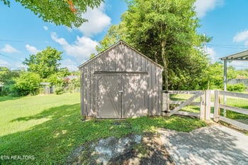 1751 N Wright Rd, Alcoa, TN 37701