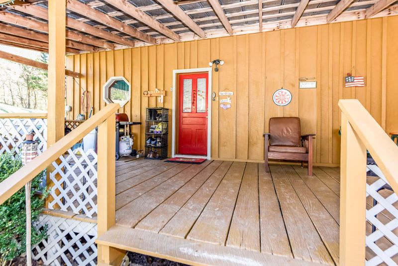 1752 Shady Grove Rd, Sevierville, TN 37876
