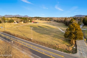 1755 Tazewell Pike, Corryton, TN 37721