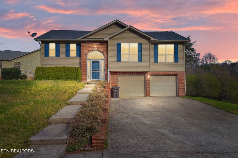 1757 Call Dr, Athens, TN 37303