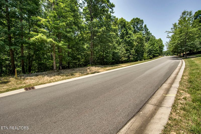 1757 Old Dogwood Tr, Loudon, TN 37774