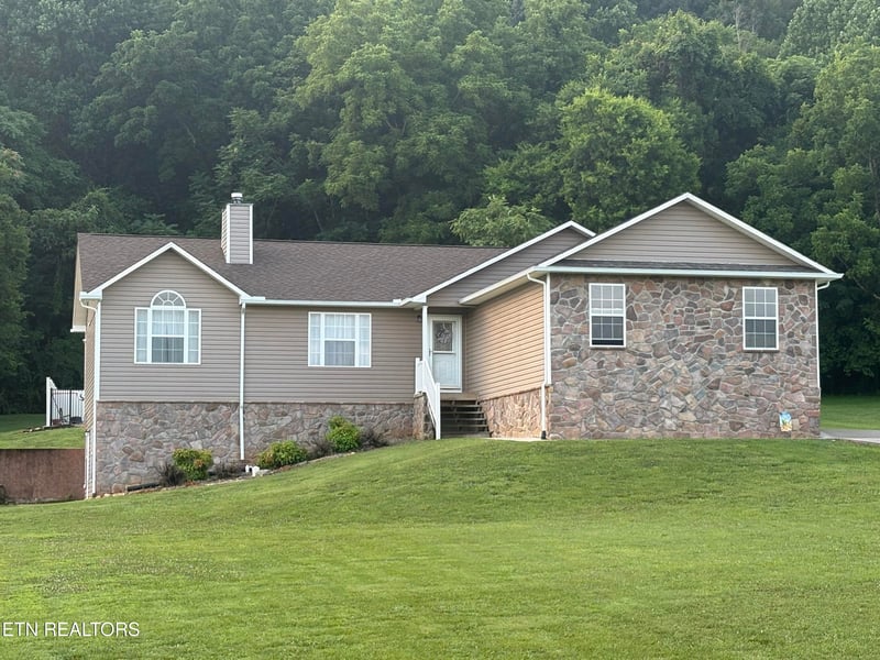 1757 River Rd, Kingston, TN 37763