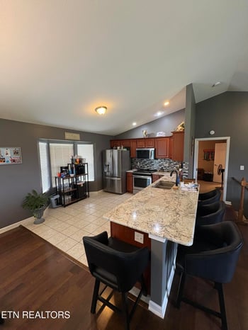 1757 River Rd, Kingston, TN 37763